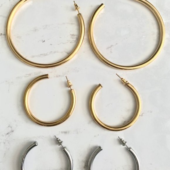 Gold Plated Lightweight Large or Medium Hoop Earrings - Picture 9 of 14